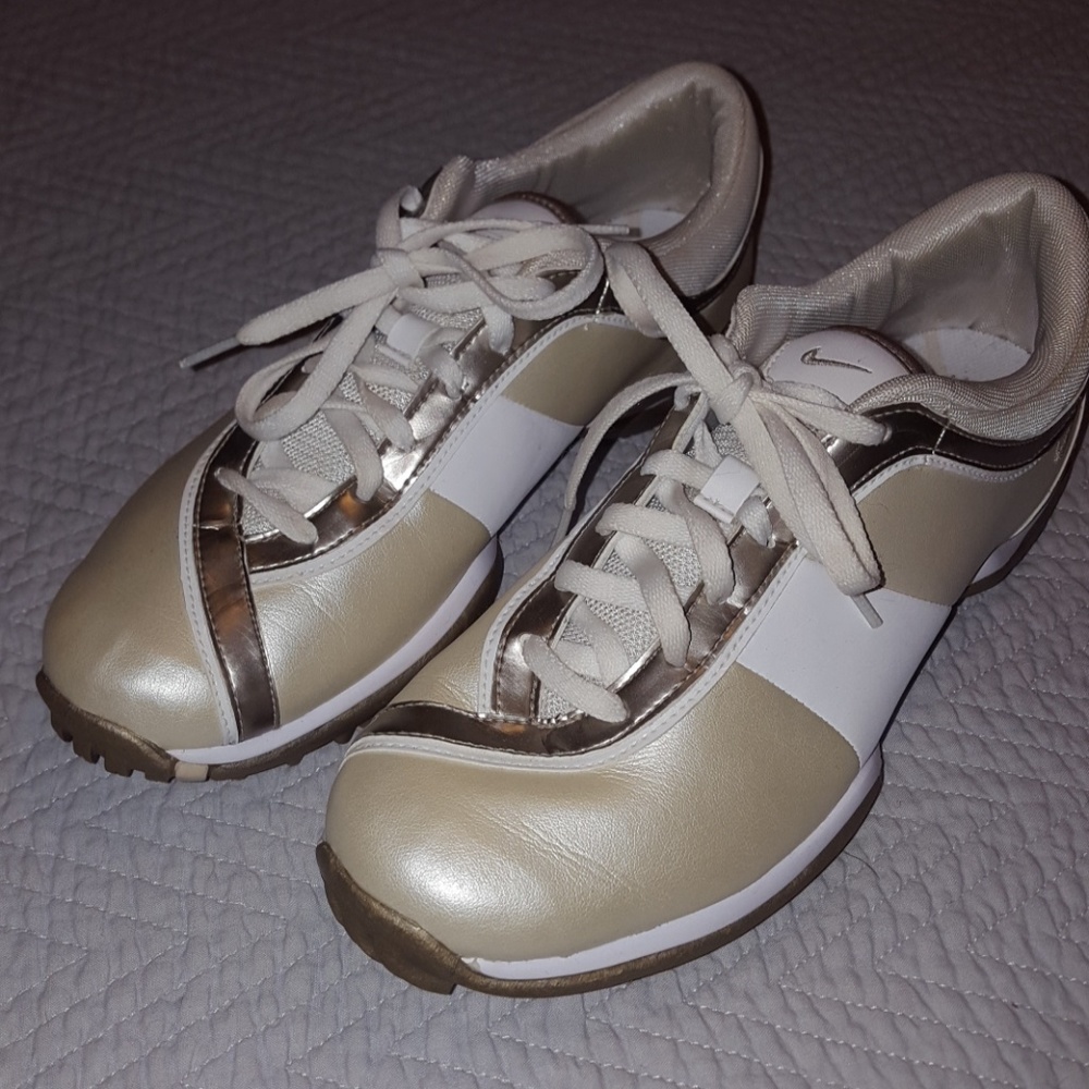 Women's Nike Golf shoe
